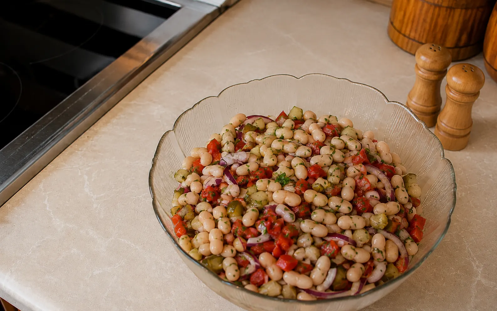 COUNTRY-STYLE BEAN SALAD – THE TASTE OF THE BULGARIAN TABLE
